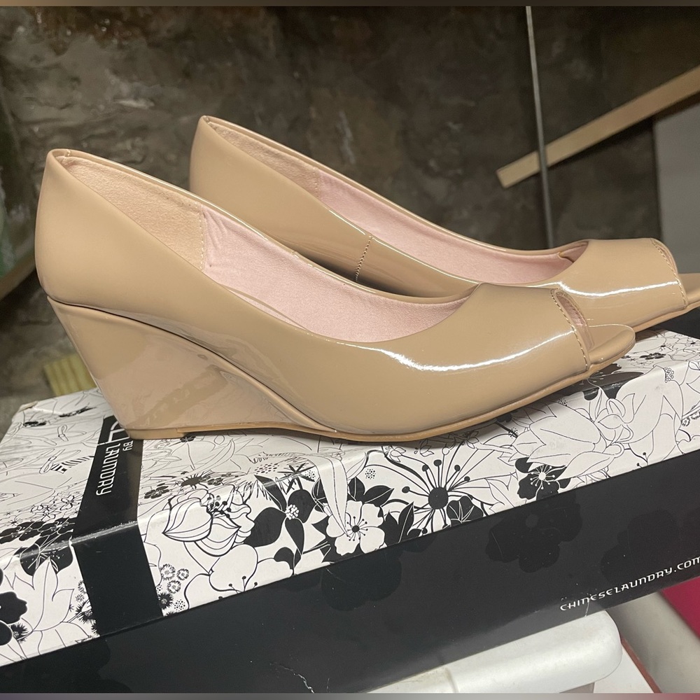 Brand new nude wedges